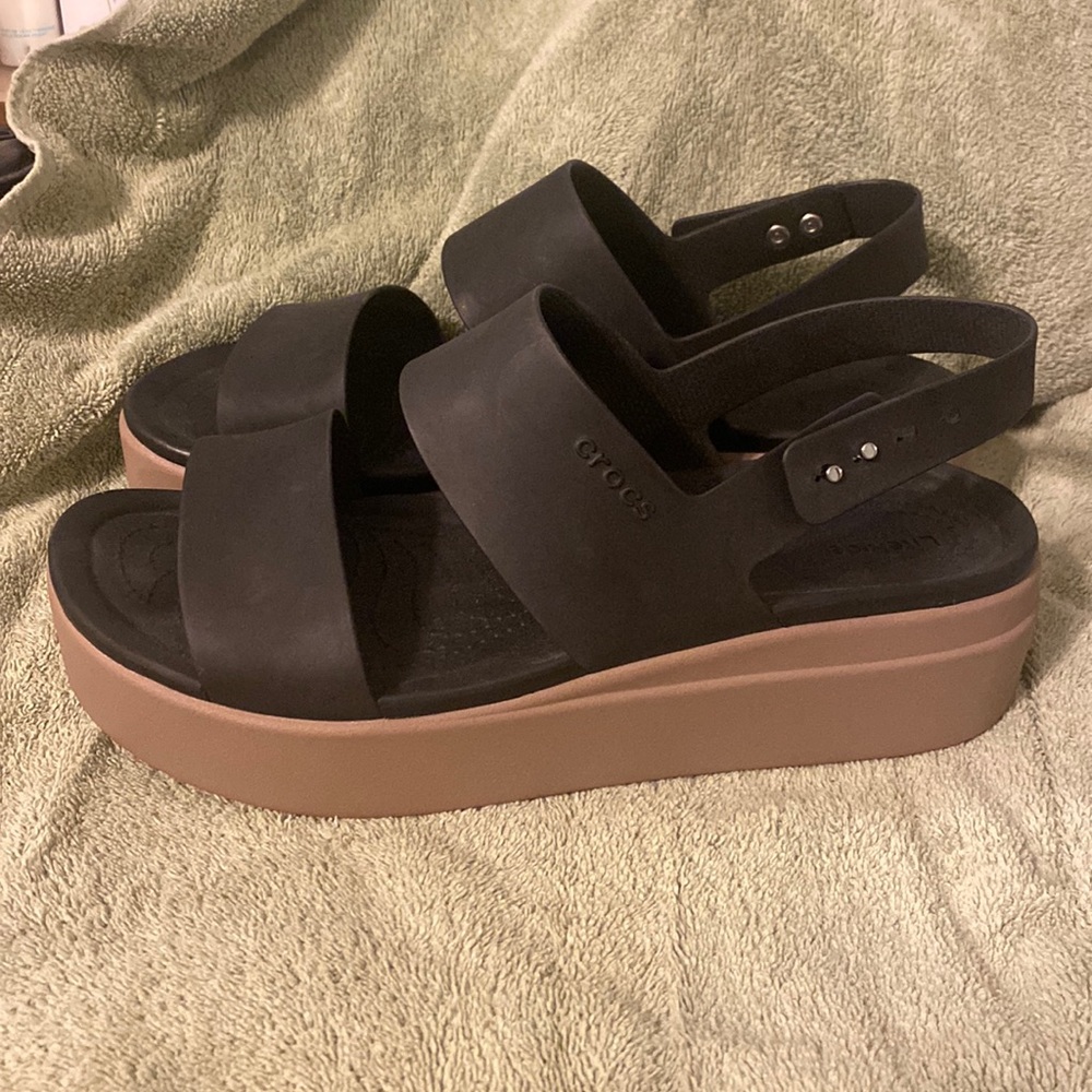 CROCS Black Strap Platform Sandals with Brown Platform